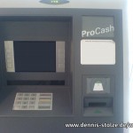 Manipulierter Geldautomat mit Skimming-Aufsatz